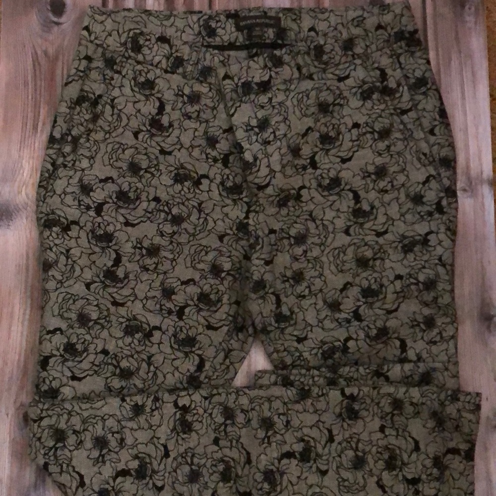 Banana Republic Grey with Black Design Pants NWOT